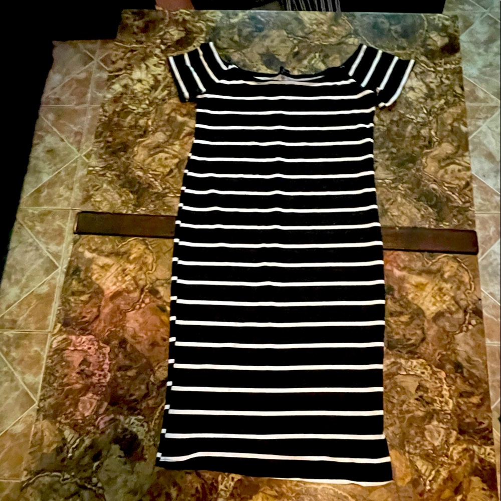 Woman’s Striped Off Shoulder Bodycon Dress-L